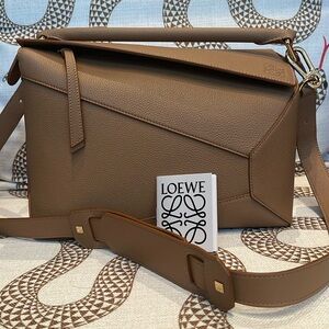 Loewe Puzzle (Medium, Toffee, Gold Hardware)
